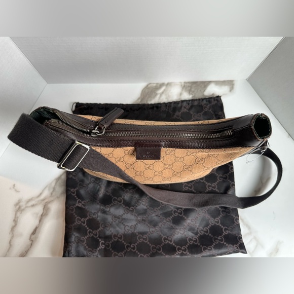 Authentic vintage Gucci Web Half Moon Messenger COA included - Picture 6 of 16